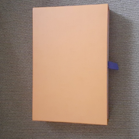 Louis Vuitton crossbody strap with duster and box - Picture 14 of 15